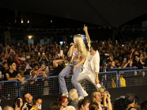 Aleyna Tilki Konserinde Yürekleri Ağza Getiren Görüntü