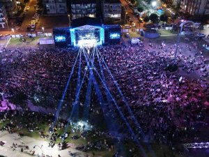 Aliağa’da Dopdolu Sanat Devam Ediyor