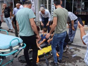 Çocuğa Araba Çarptı, Sabırsız Sürücüler Kornaya Dayandı