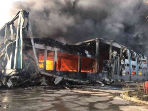 Kimyasal Patlamanın Yaşandığı Fabrika, Daha Önce De Yanarak Yok Olmuş