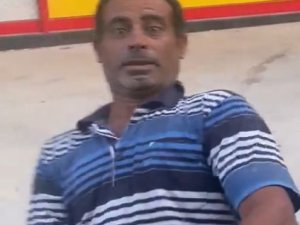 Ambulansa Kafa Attı, Araca Zarar Vermeye Çalıştı
