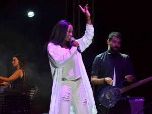 Della Miles’ten "Domdom Kurşunu"