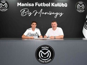 17 Yaşındaki Fırat Sarı Manisa Fk’da