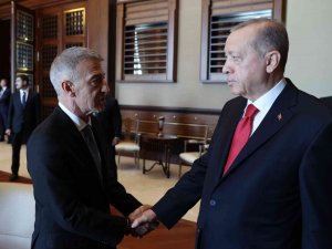 Cumhurbaşkanı Erdoğan, Trabzonspor Kulübü Yönetici, Teknik Heyet Ve Futbolcularını Kabul Etti