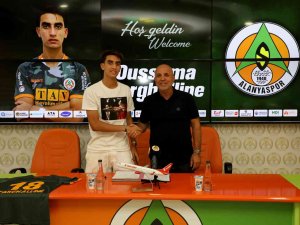 Alanyaspor, Oussama Targhalline’yi Kiralık Olarak Kadrosuna Kattı