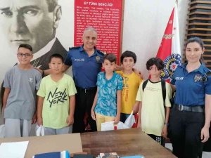 5 Çocuktan Yaşları Küçük, Davranışları Büyük Dedirtecek Hareket