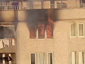İ̇stanbul’da Daire Alev Alev Yandı: Panik Anları Kameraya Yansıdı
