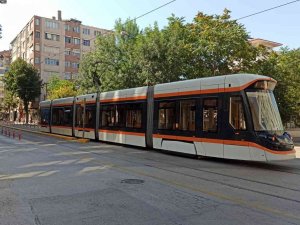 Eskişehir’de Tramvay Hatlarındaki Arıza Seferlerin Aksamasına Neden Oldu