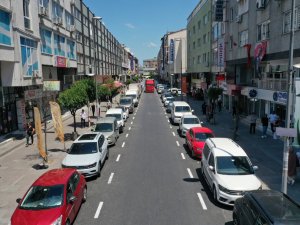 Küçükçekmece 3 Yılda Toplam 170 Bin Ton Asfaltla Prestijli Yollara Sahip Oldu