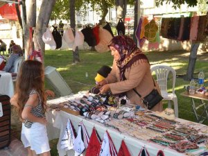 Üreten Ellerin Emeği, Katma Değere Çevriliyor