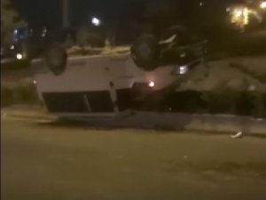 Orta Refüje Çarpan Araç Takla Attı: 1 Ölü 1 Ağır Yaralı
