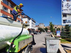 Bayburt’ta Çöp Konteynerleri Dezenfekte Ediliyor