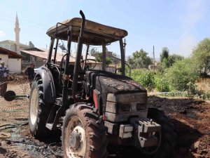 Gizlice Gelip Benzin Dökerek Traktör Ve 850 Balya Otu Yaktılar