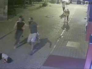 Trafiğe Kapalı Alanda Motosikletin Çocuğu Çarpma Anı Kamerada