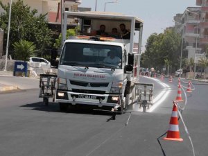 Batman’da Silinmeye Yüz Tutmuş Yol Çizgileri Daha Belirgin Hale Getiriliyor