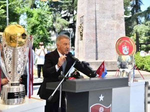 Ahmet Ağaoğlu: “Trabzonspor’un Tüm Başarıların Hepsinde Alnı Ak, Başı Dik Oldu”