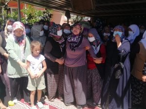 Çamur Altında Kalan İşçiye Gözü Yaşlı Veda
