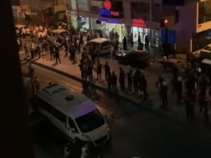Zeytinburnu’nda Kız Kaçırma İddiasından Çıkan Yanlış Anlaşılmada 2 Kişi Yaralandı