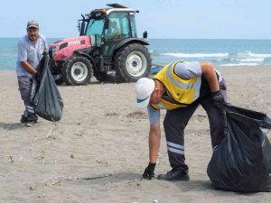 Sahilden 2 Buçuk Ton Atık Çıktı