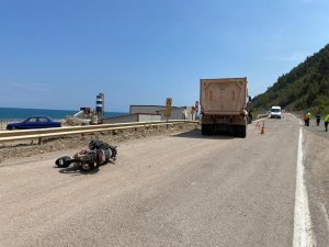 Kamyonla Çarpışan Motosiklet Sürücüsü Ağır Yaralandı