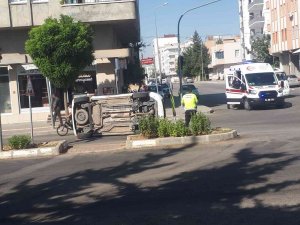 İ̇ki Otomobil Çarpıştı: 1 Yaralı