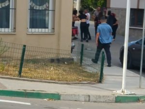 Bursa’da Genç Kızların Kavgası Kamerada