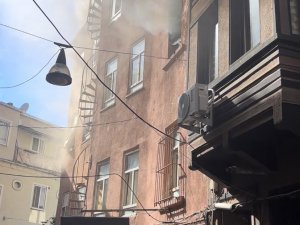 Beyoğlu’nda Otelde Yangın Paniği