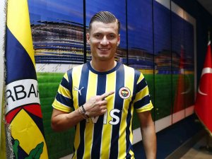 Fenerbahçe, Ezgjan Alioski İle 1 Yıllık Sözleşme İmzaladı