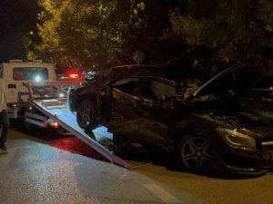 Hurdaya Dönen Araçta 2’si Ağır 5 Kişi Yaralandı