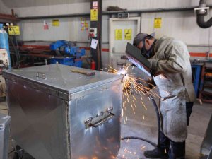 Çayırova’da Çöp Konteynerleri Belediyenin Atölyesinde Üretiliyor