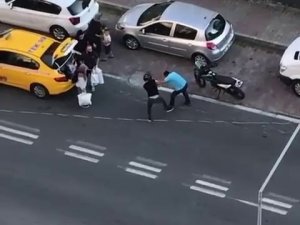 Yol Verme Tartışmasında Yumruklar Konuştu; O Anlar Kameraya Yansıdı
