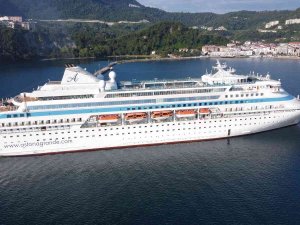 Amasra Kuruvaziyer Gemisi Ağırladı