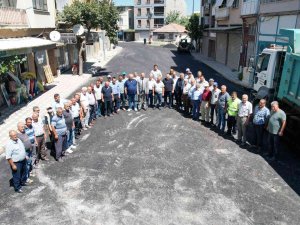 Akhisar’ın Yolları Büyükşehir Tarafından Asfaltlanıyor