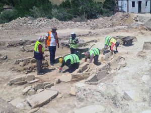 Yk Enerji Bünyesinde Çalışan 30 Köylü Kadın, 5 Bin Yıllık Tarihi Gün Yüzüne Çıkarıyor