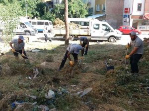 Temizlik Çalışmalarına Hız Kesmeden Devam Ediyor