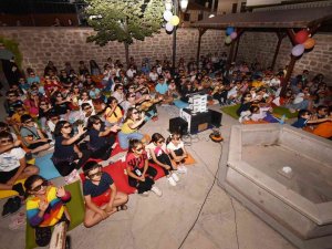 Karataylı Çocuklar Açık Hava Sineması İle Buluştu