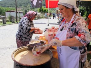 Ufresh, Lezzetli Bir Aşurenin Nasıl Yapılabileceğini Paylaştı