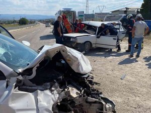 Kastamonu’da İki Otomobil Çarpıştı: 3 Yaralı