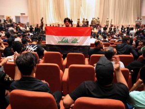 Mukteda Sadr’dan, Irak Meclisinin Feshedilmesi Ve Erken Seçim Çağrısı