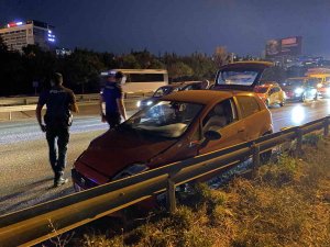D-100’de İki Otomobil Çarpıştı: 1 Yaralı