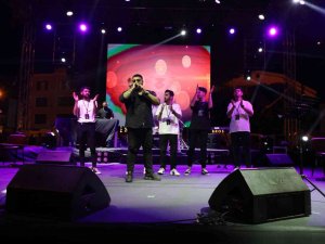 Düzce’de Gençler Eğlenceye Doyuyor