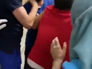 Maske Takmadı Hastaneyi Birbirine Kattı