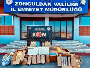 Zonguldak’taki Bir Depodan 188 Bin Adet İçi Dolu Makaron Çıktı
