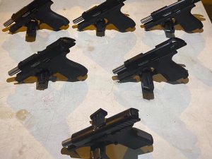 Mersin’de Bir Araçta 6 Adet Ruhsatsız Tabanca Ele Geçirildi