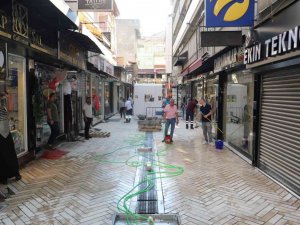 O Sokak Doğal Taşlarla Bezendi