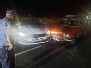 2 Otomobilin Çarpıştığı Kazada 1 Kişi Yaralandı