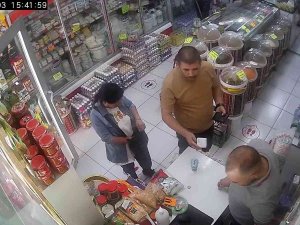 Pendik’te Tırnakçılık Yaparak Kaşla Göz Arasında Para Çaldılar