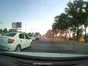 Elazığ’da Makas Atarak İlerledi, Trafiği Tehlikeye Soktu