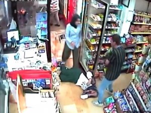 Ümraniye’de Gasp İddiası: Dükkan Basıp, Tüple Saldırdılar