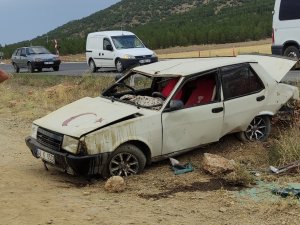 Konya’da Otomobil Şarampole Devrildi: 2 Yaralı